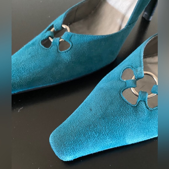 BCBG teal suede point high heel shoes - Picture 2 of 4